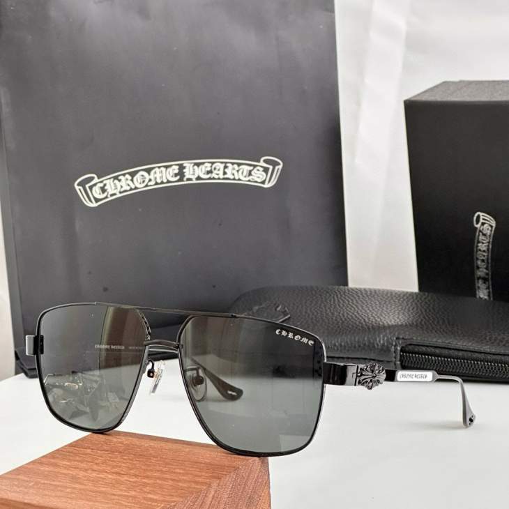 Picture of Chrome Hearts Sunglasses _SKUfw70121034fw